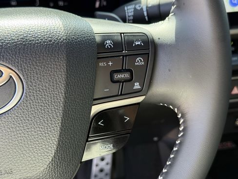 Used 2026 Toyota Camry SE w/ Multimedia Upgrade Package image 18