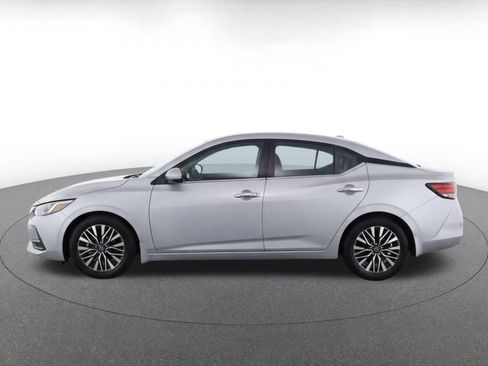 Used 2024 Nissan Altima 2.5 SV FWD image 4