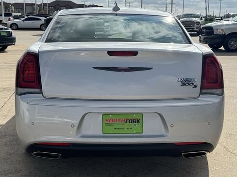 Used 2023 Chrysler 300 S image 5