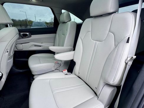Used 2025 Kia Sorento X-Line EX image 11