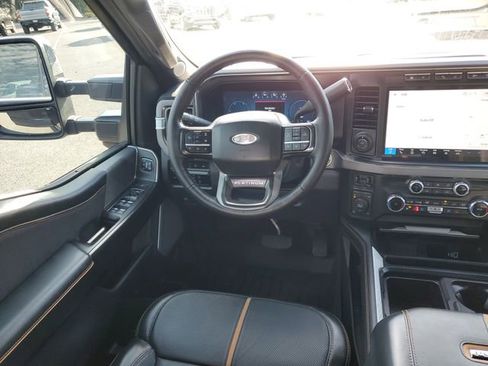 Used 2024 Ford F250 Platinum image 13