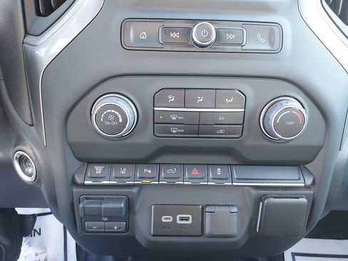 Used 2025 Chevrolet Silverado 2500 W/T AWD/4WD image 25