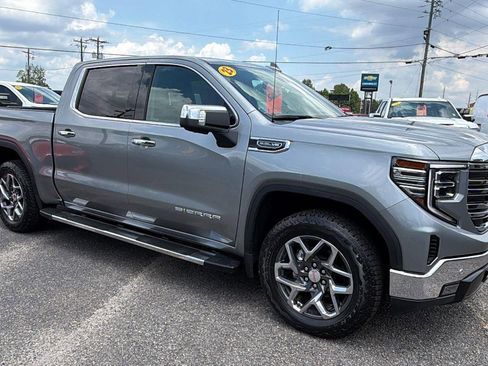 Used 2023 GMC Sierra 1500 SLT w/ SLT Premium Plus Package AWD/4WD image 3