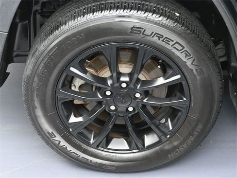 Used 2023 Jeep Cherokee Altitude Lux image 5