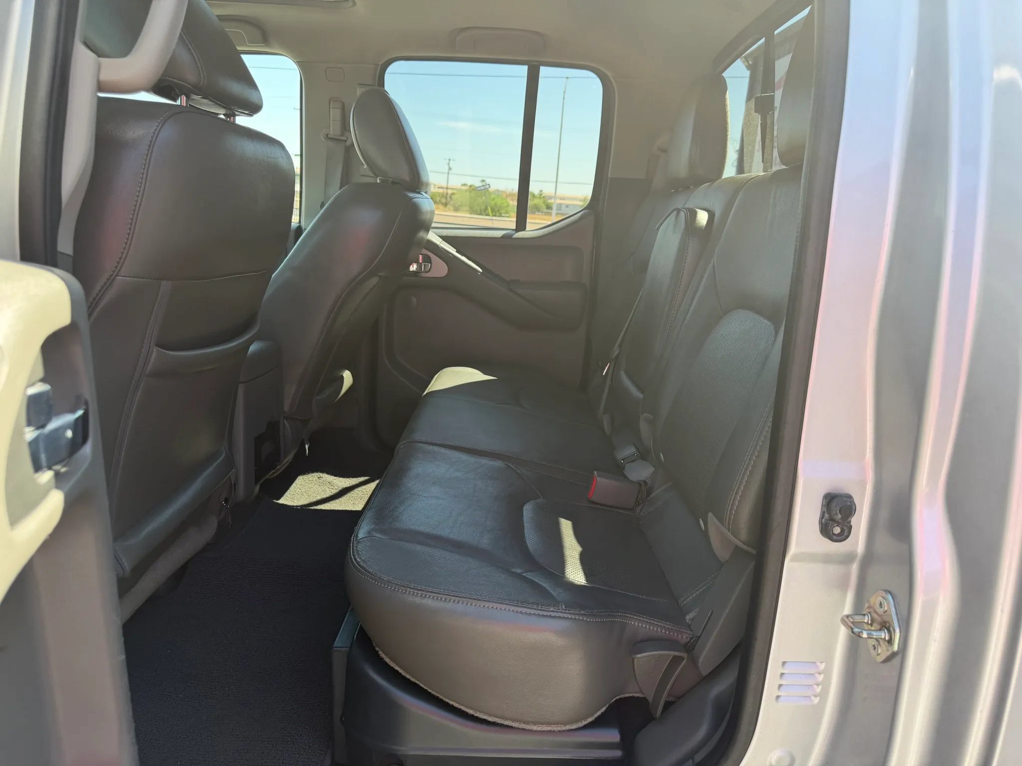 Used 2019 Nissan Frontier SL RWD image 16