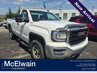 Used 2017 GMC Sierra 1500 4x4 Regular Cab w/ Sierra Convenience Package
