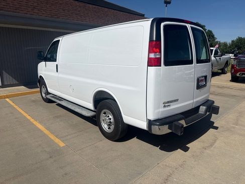 Used 2025 Chevrolet Express 2500 w/ Driver Convenience Package RWD image 3