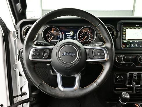 Used 2021 Jeep Wrangler Unlimited Sahara AWD/4WD image 8