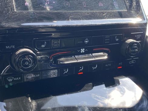 Used 2025 Jeep Grand Cherokee L Laredo w/ Luxury Tech Group I image 20