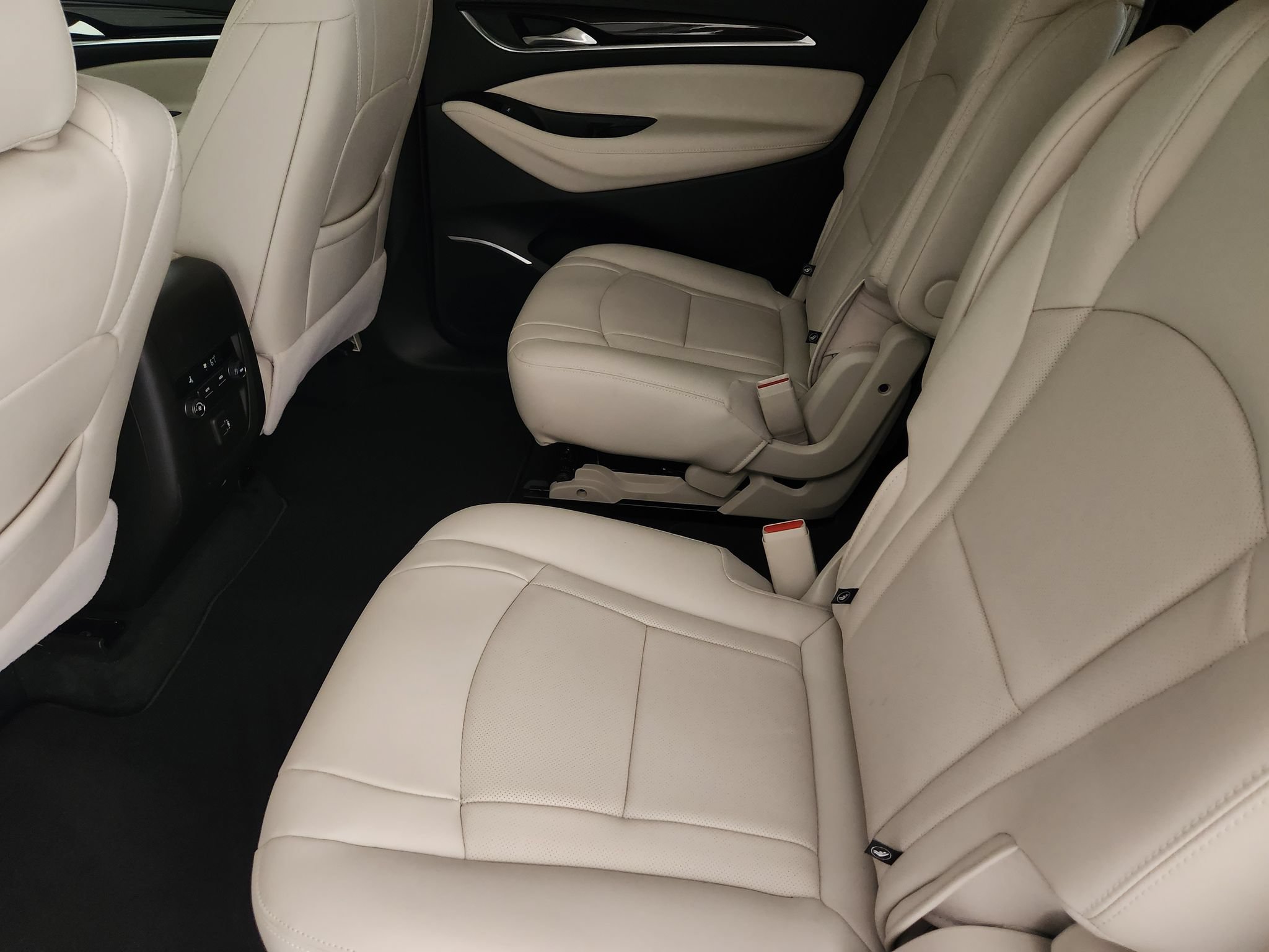 Used 2023 Buick Enclave Essence w/ Trailering Package, 5000 lbs. FWD image 32