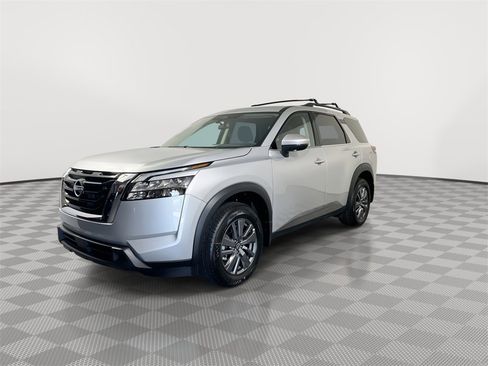 New 2025 Nissan Pathfinder SV image 4
