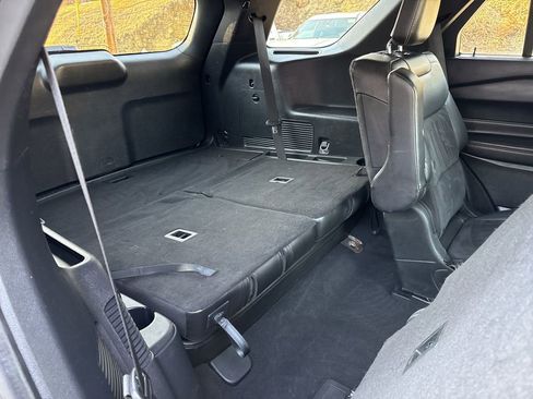 Used 2022 Ford Explorer ST w/ ST Street Pack image 13