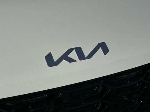 Used 2025 Kia Sorento S w/ Panoramic Sunroof Package image 12