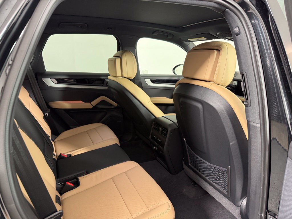 Certified 2026 Porsche Cayenne AWD/4WD image 17