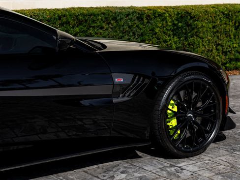 Used 2023 Aston Martin V8 Vantage Coupe image 9