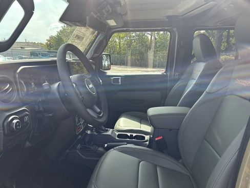 New 2025 Jeep Gladiator Mojave w/ Safety Group image 19