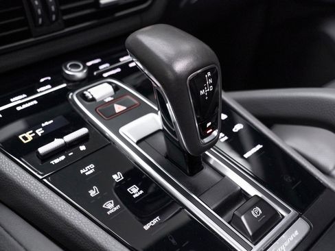 Used 2020 Porsche Cayenne AWD/4WD image 36