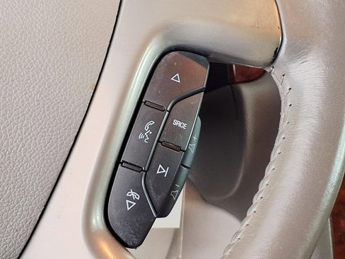 Used 2014 Chevrolet Suburban LT RWD image 18