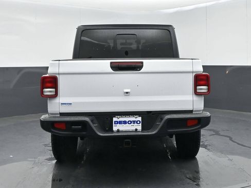 Used 2021 Jeep Gladiator Sport AWD/4WD image 4