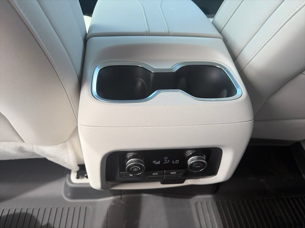 New 2027 Buick Enclave Avenir w/ LPO, Floor Liner Package AWD/4WD image 13