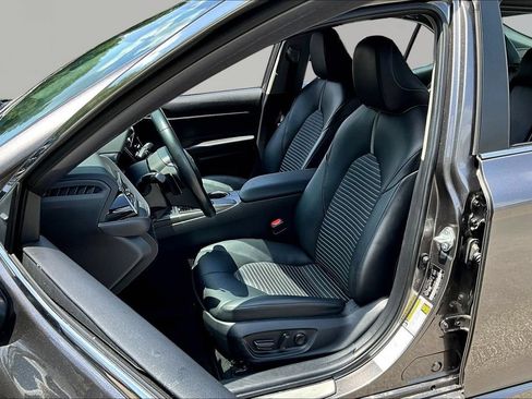 Used 2024 Toyota Camry SE FWD image 21