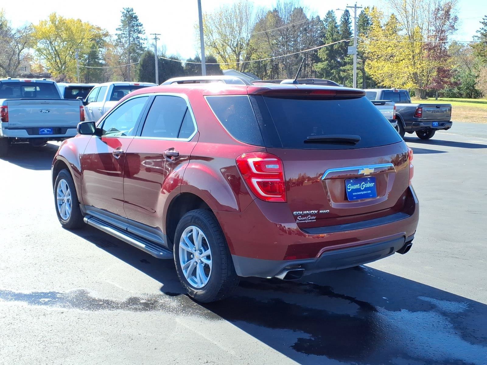 Used 2017 Chevrolet Equinox LT w/ Convenience Package AWD/4WD image 3