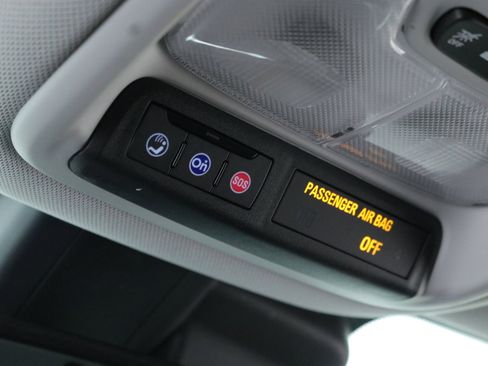 Used 2023 Chevrolet TrailBlazer LT w/ Convenience Package image 21