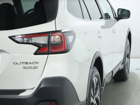 Used 2020 Subaru Outback Limited image 45