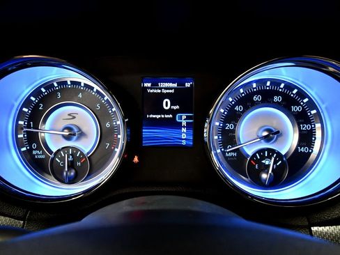 Used 2014 Chrysler 300 S image 22