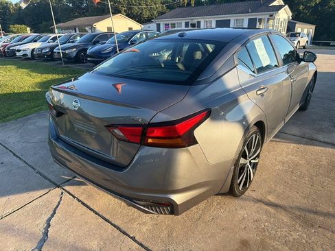 Used 2019 Nissan Altima 2.5 SR w/ SR Premium Package FWD image 11