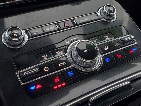 Certified 2022 Lincoln Nautilus Reserve image 22