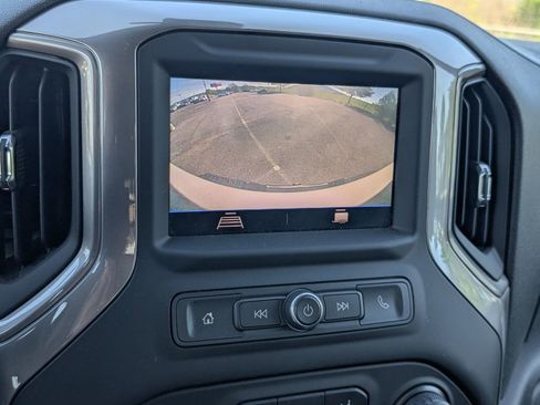 Used 2023 Chevrolet Silverado 2500 Custom w/ Custom Value Package image 12