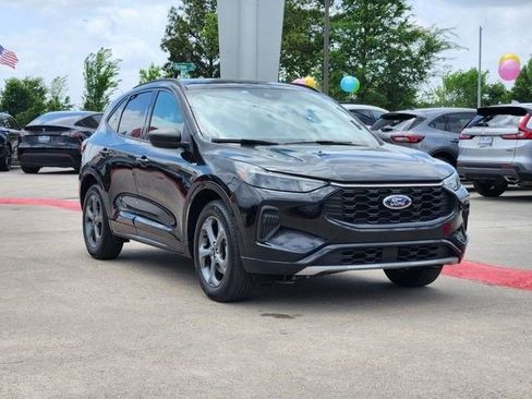 Used 2023 Ford Escape ST-Line w/ Cold Weather Package FWD image 3