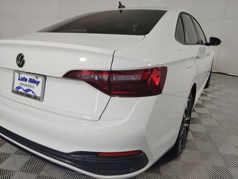 Used 2024 Volkswagen Jetta Sport image 28