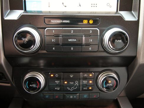 Used 2019 Ford F250 Limited AWD/4WD image 37