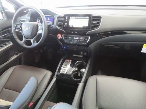 Used 2022 Honda Pilot Black Edition image 13