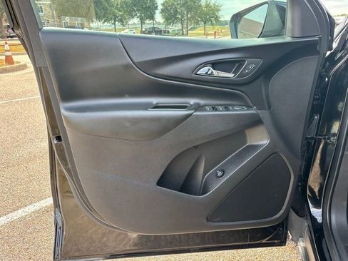 Used 2024 Chevrolet Equinox LT image 27
