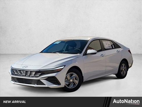 New 2026 Hyundai Elantra SE FWD image 1