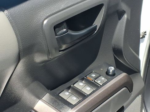 Certified 2023 Toyota Tacoma SR5 AWD/4WD image 14