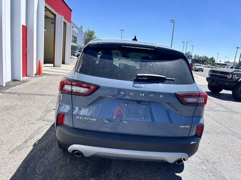Used 2025 Ford Escape Active AWD/4WD image 3