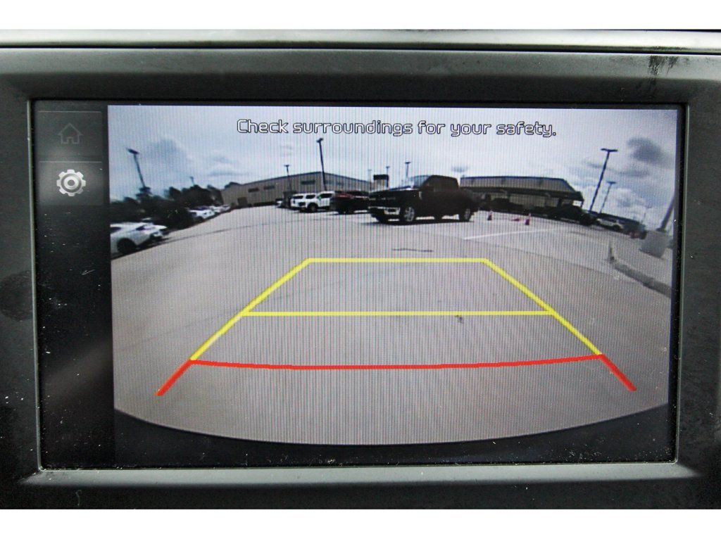 Used 2025 Kia Soul LX w/ LX Technology Package FWD image 25