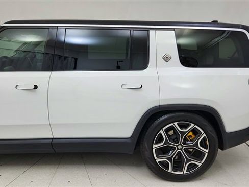 Used 2024 Rivian R1S Adventure image 11