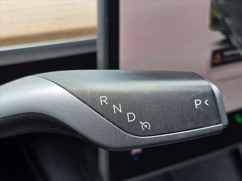 Used 2023 Tesla Model Y Performance AWD/4WD image 14