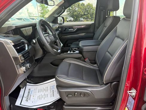 Used 2025 GMC Yukon Elevation AWD/4WD image 13