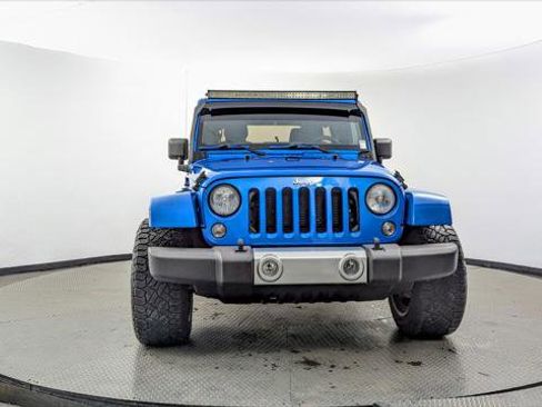 Used 2015 Jeep Wrangler Unlimited Sahara image 12