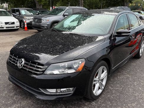 Used 2013 Volkswagen Passat TDI SEL Premium FWD image 3