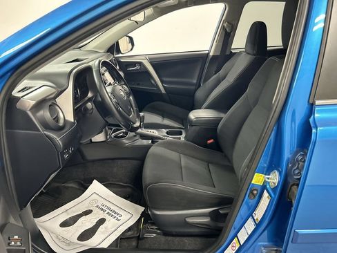 Used 2017 Toyota RAV4 XLE w/ All Weather Liner Package AWD/4WD image 9