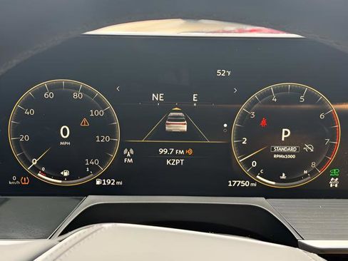 Used 2025 INFINITI QX80 Sensory image 11