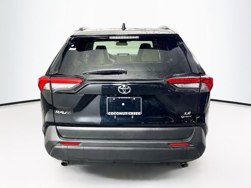 Used 2025 Toyota RAV4 LE AWD/4WD image 4