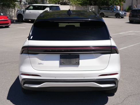 Used 2024 Lincoln Nautilus Reserve w/ Equipment Group 202A AWD/4WD image 4